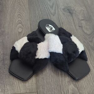 VHNY Black and Cream Women's Slippers NWOT